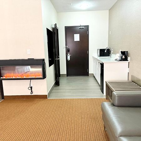 Southfort Inn Fort Saskatchewan Екстериор снимка