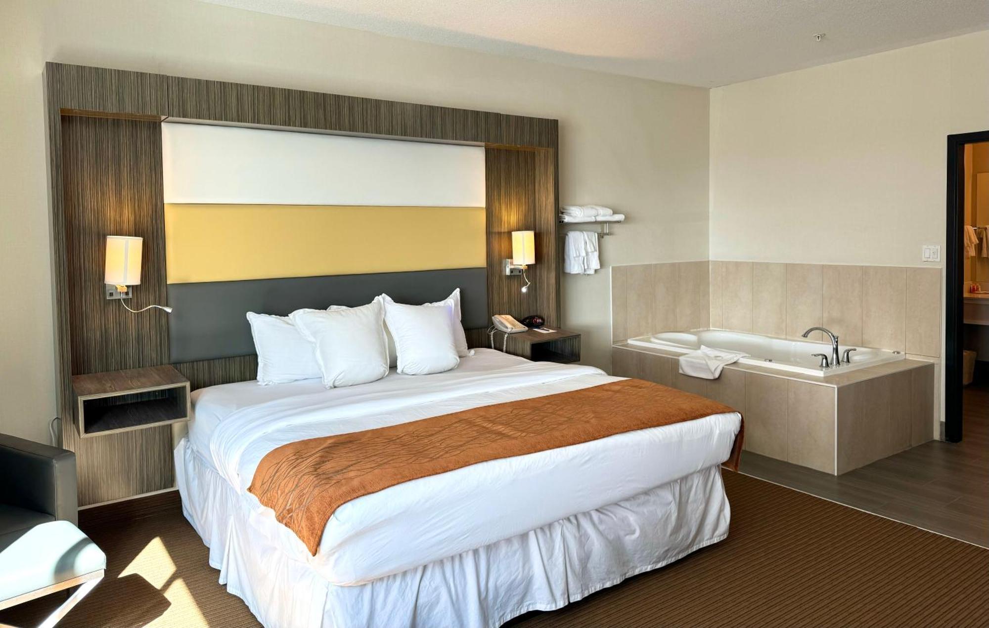 Southfort Inn Fort Saskatchewan Екстериор снимка
