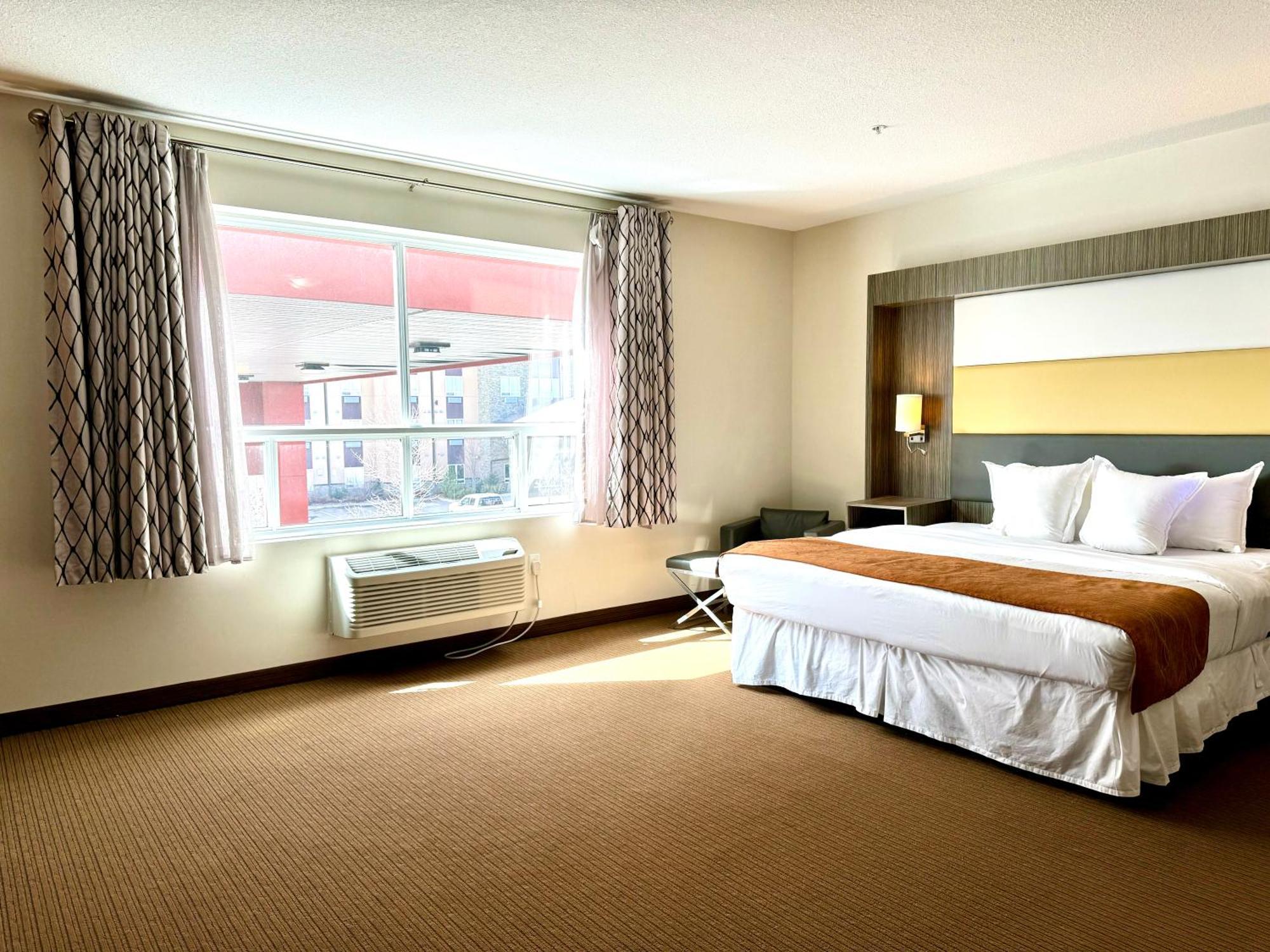 Southfort Inn Fort Saskatchewan Екстериор снимка