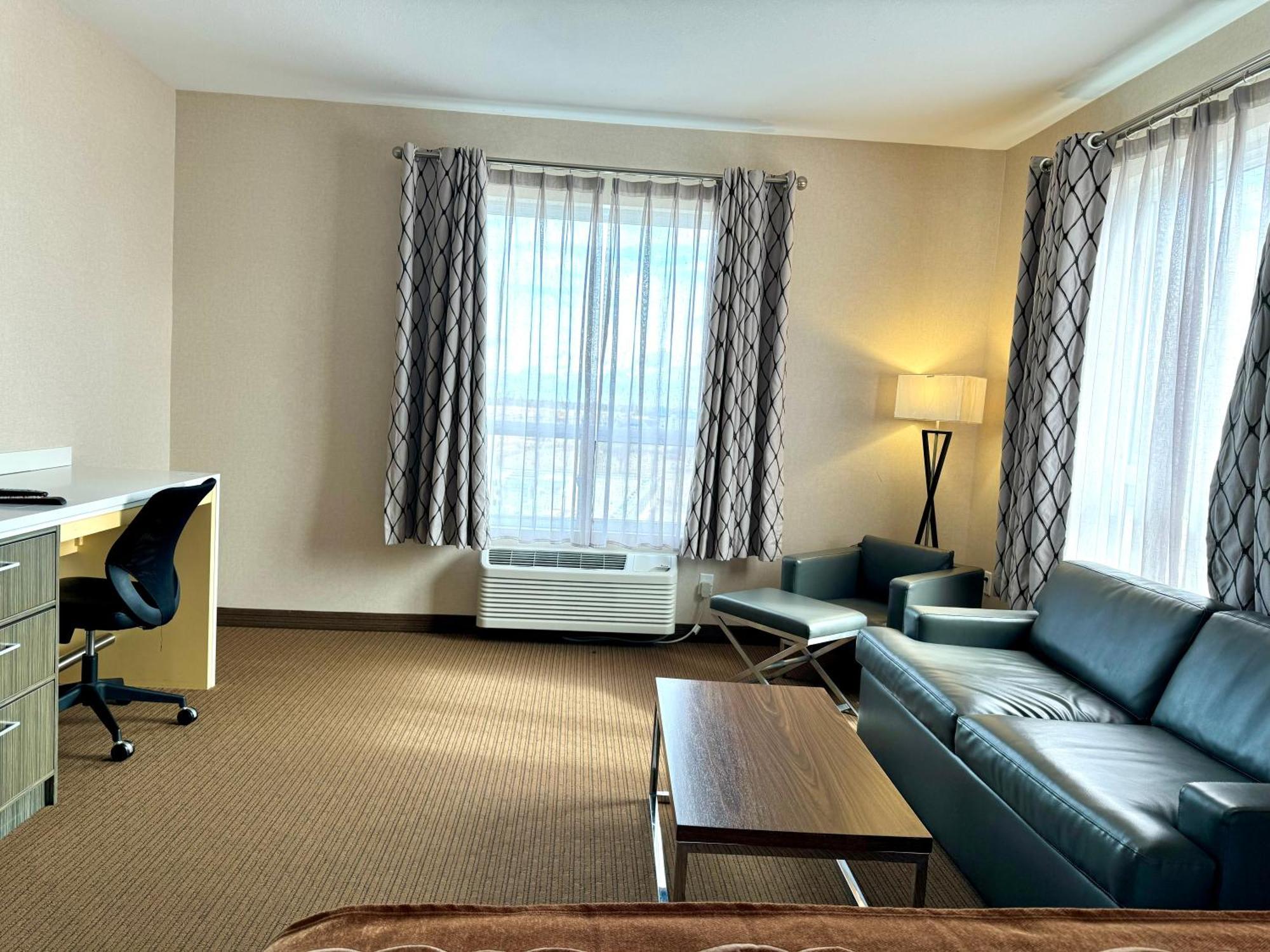 Southfort Inn Fort Saskatchewan Екстериор снимка