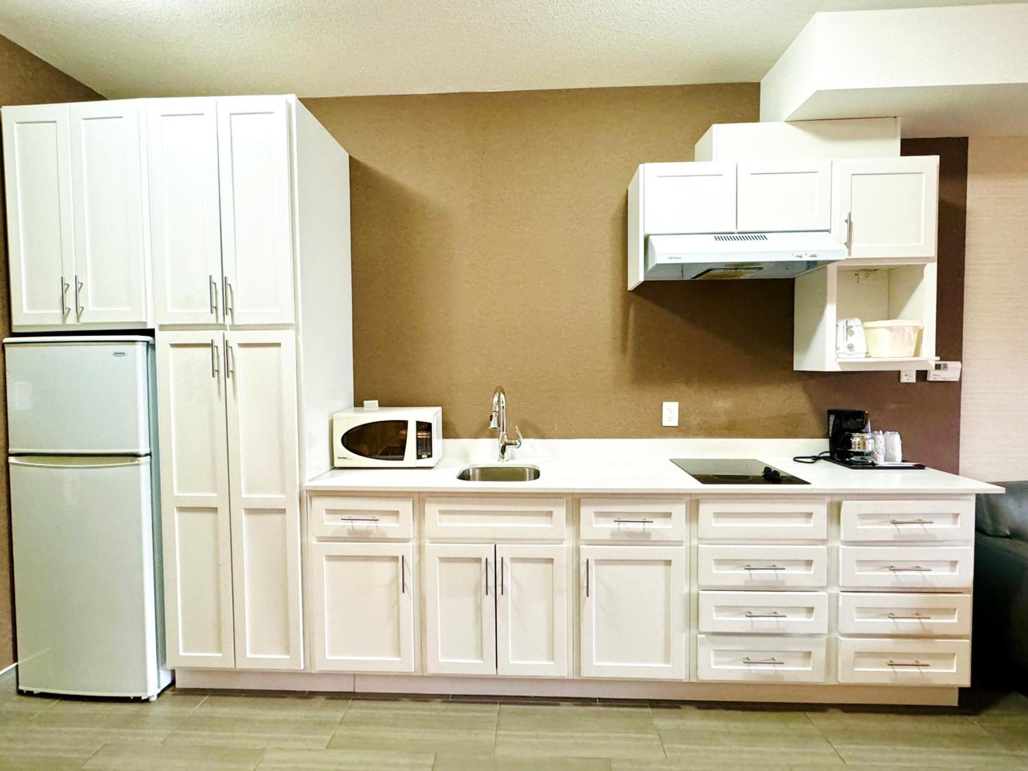Southfort Inn Fort Saskatchewan Екстериор снимка