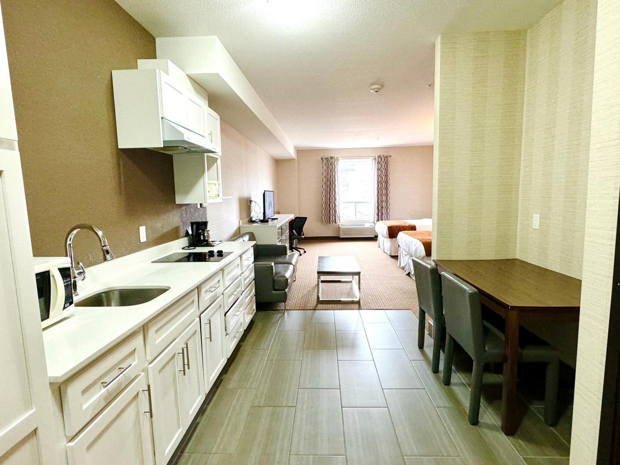 Southfort Inn Fort Saskatchewan Екстериор снимка