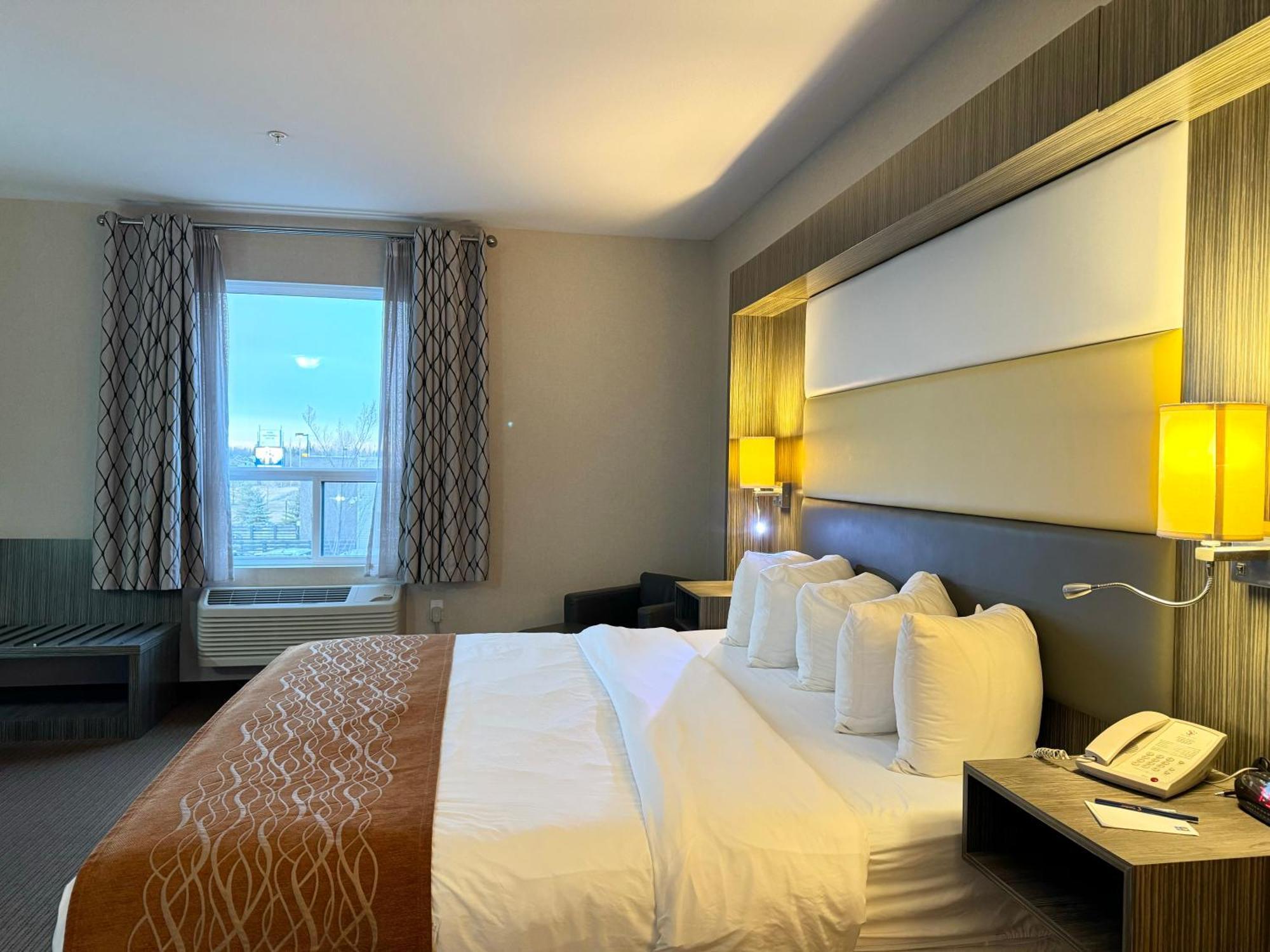 Southfort Inn Fort Saskatchewan Екстериор снимка