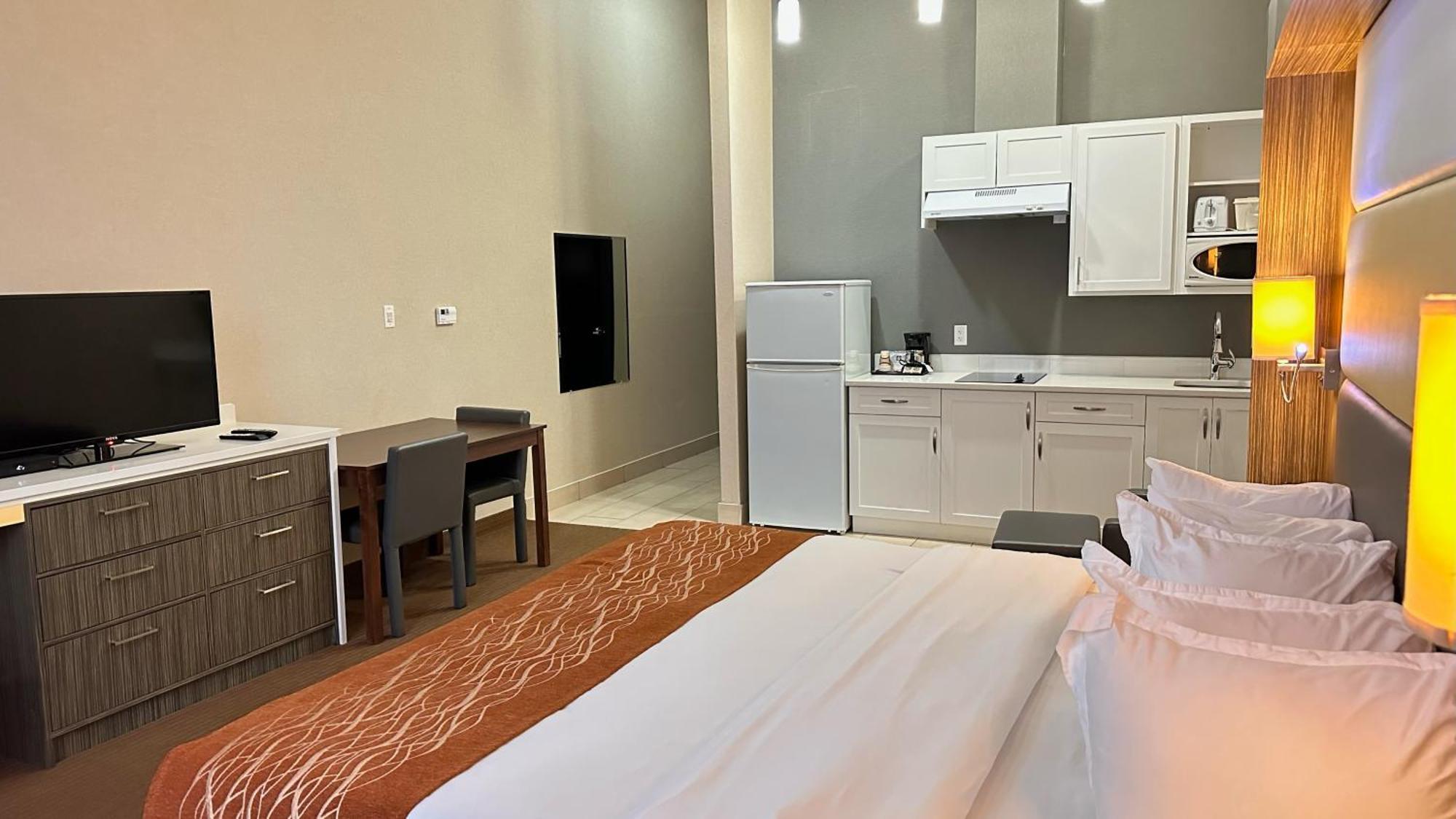 Southfort Inn Fort Saskatchewan Екстериор снимка