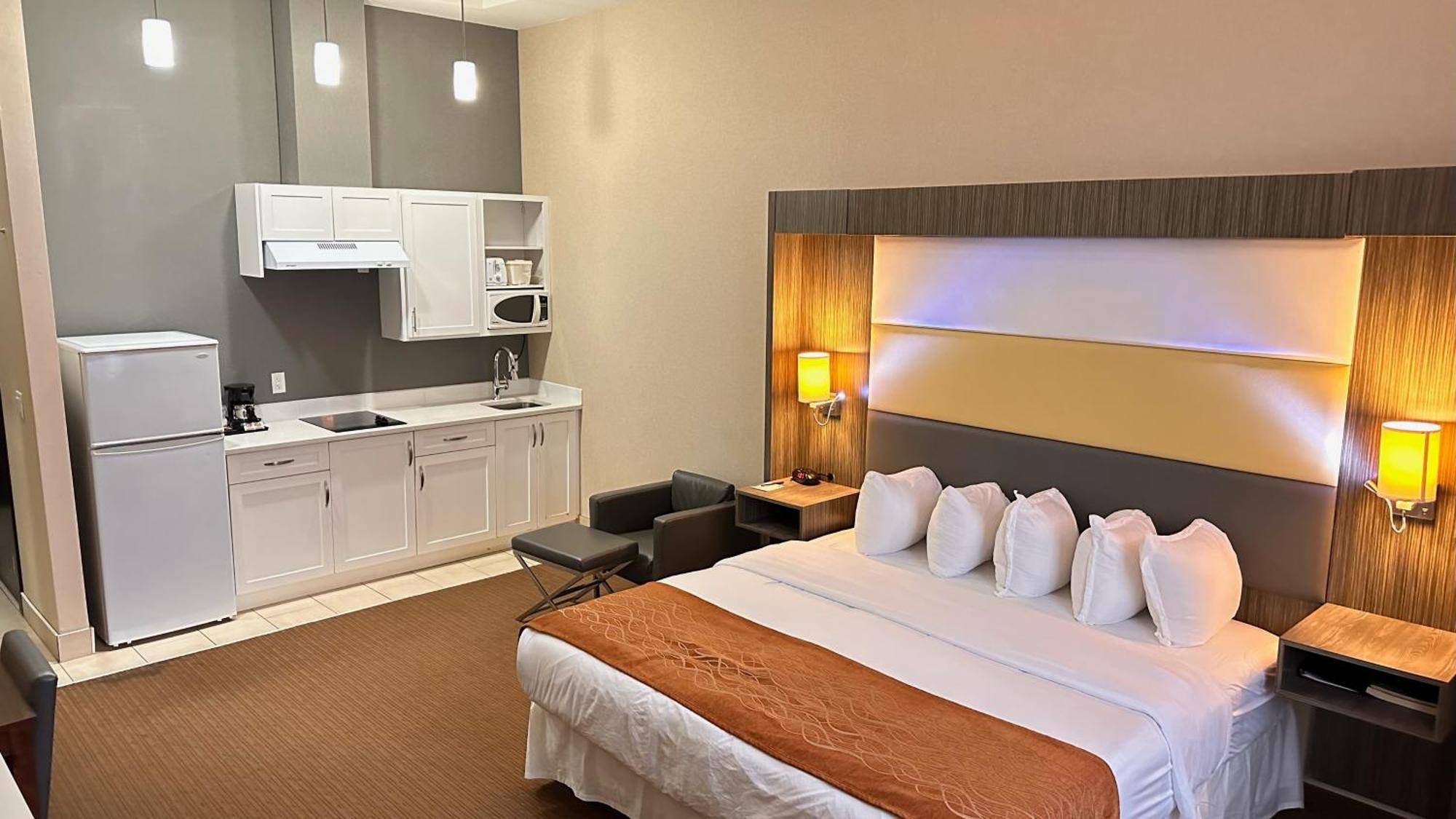 Southfort Inn Fort Saskatchewan Екстериор снимка