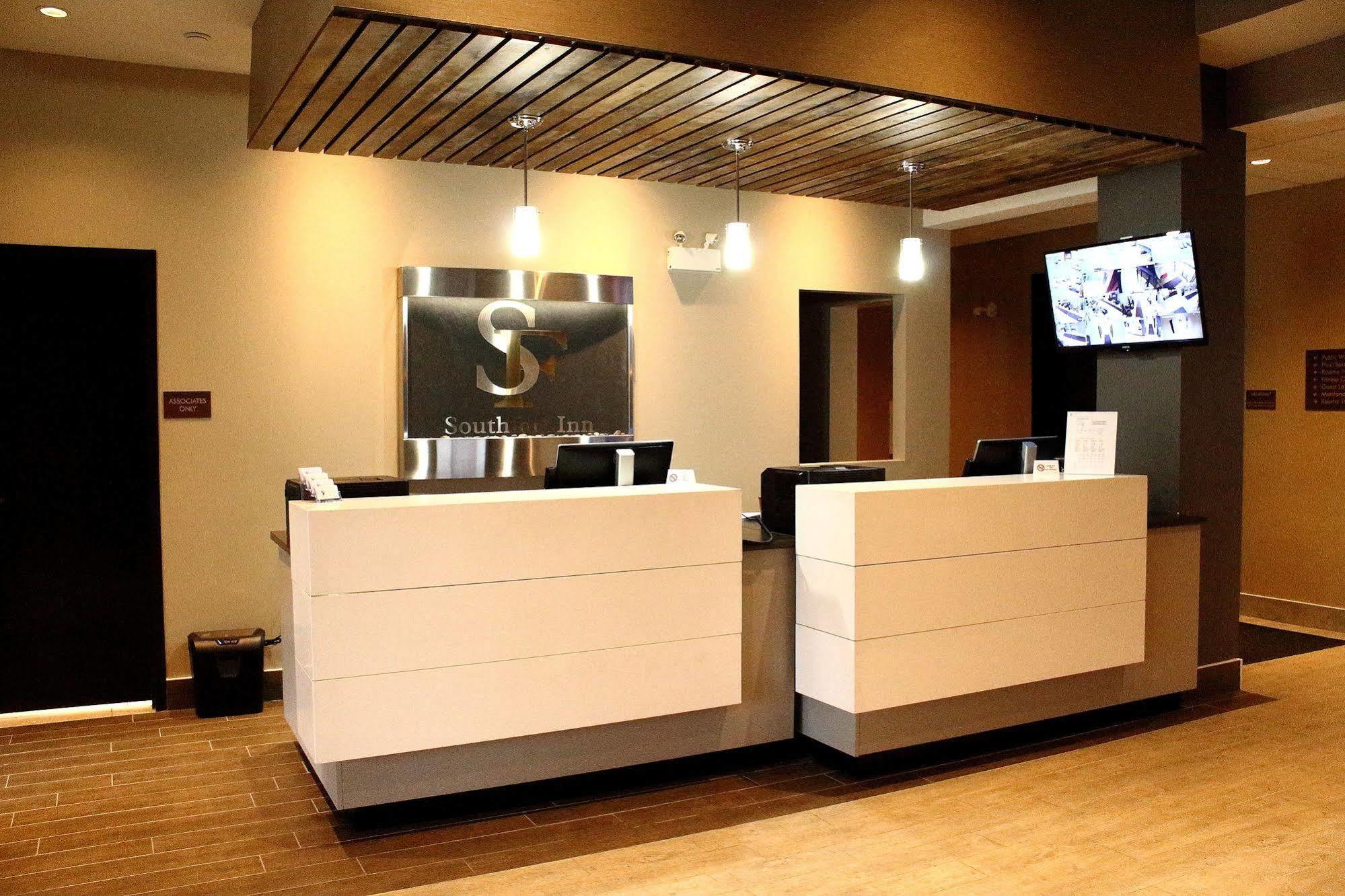 Southfort Inn Fort Saskatchewan Екстериор снимка